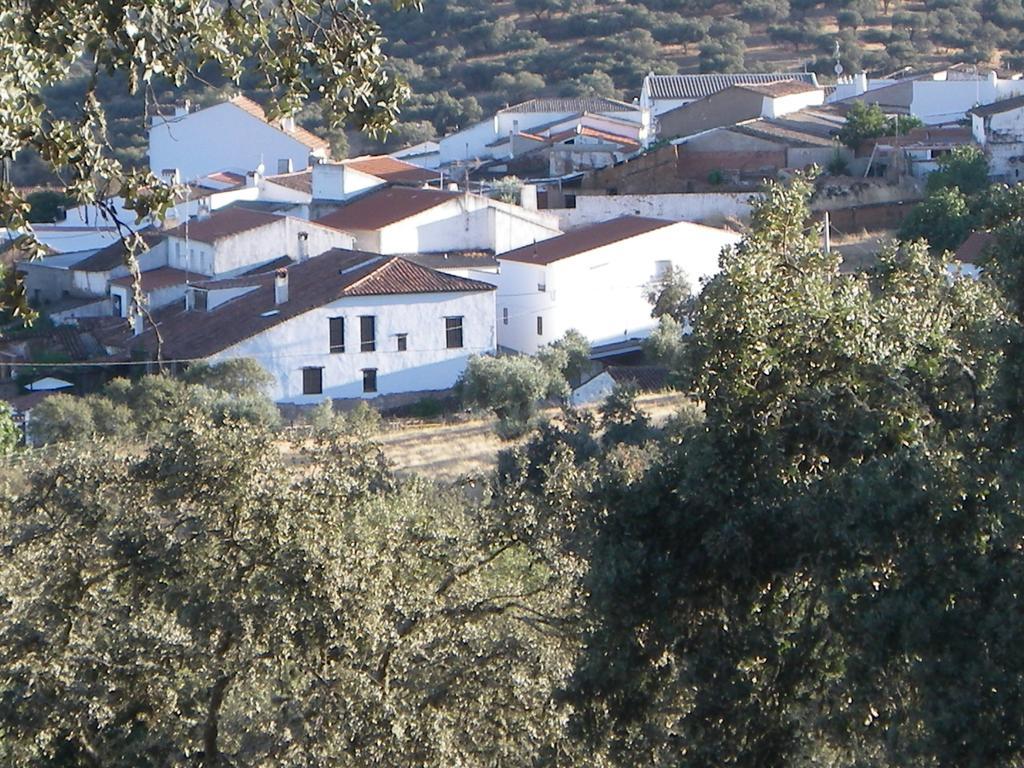 Casa Rural EL Trillo Hostal El Alcornocal Exterior foto